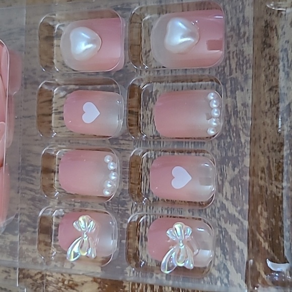 2/$16 3D Heart Bows Pearls Press On Nails - Picture 16 of 17